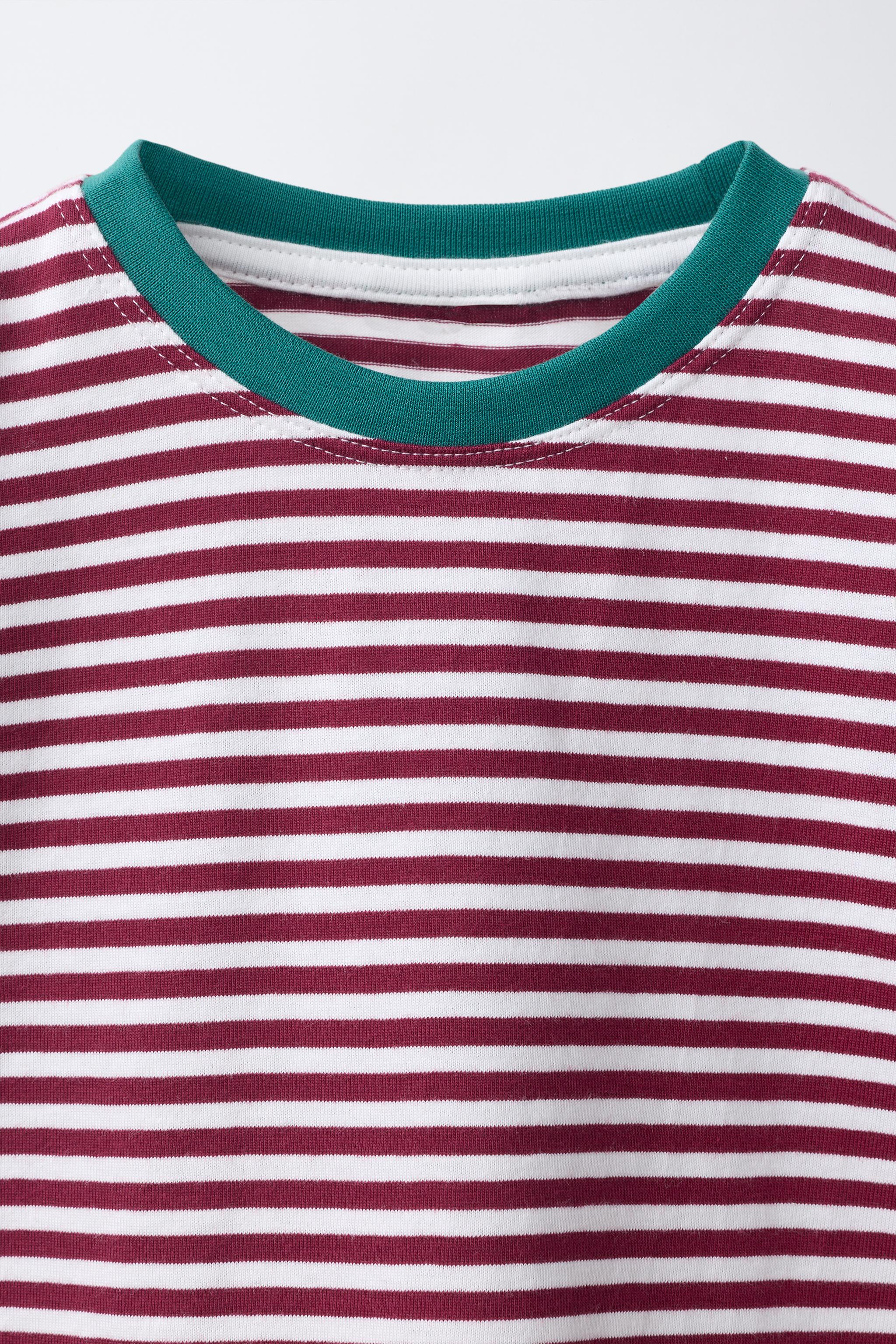 T-SHIRT RAYÉ À COL EN CONTRASTE